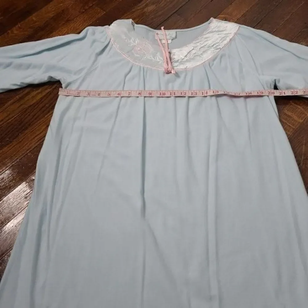 Vintage  Soft Cozy Blue Long Sleeve Night Gown House Dress Grannycore